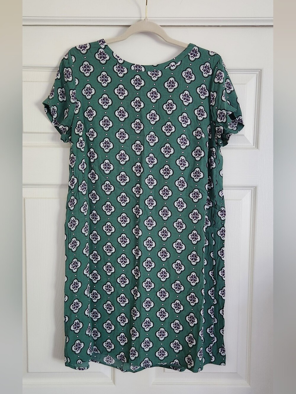 LOFT Green Patterned Short-Sleeve Shift Dress